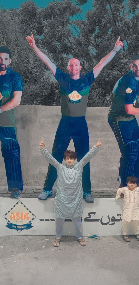 AbdulahMumtaz22's tweet photo. My Nephew #Prince Maaz Yousif In #LaLaStyle...❤
#shahidafridi #HBLPSL6 #MultanSultans
@SAfridiOfficial @MultanSultans https://t.co/7V32KZSoTc