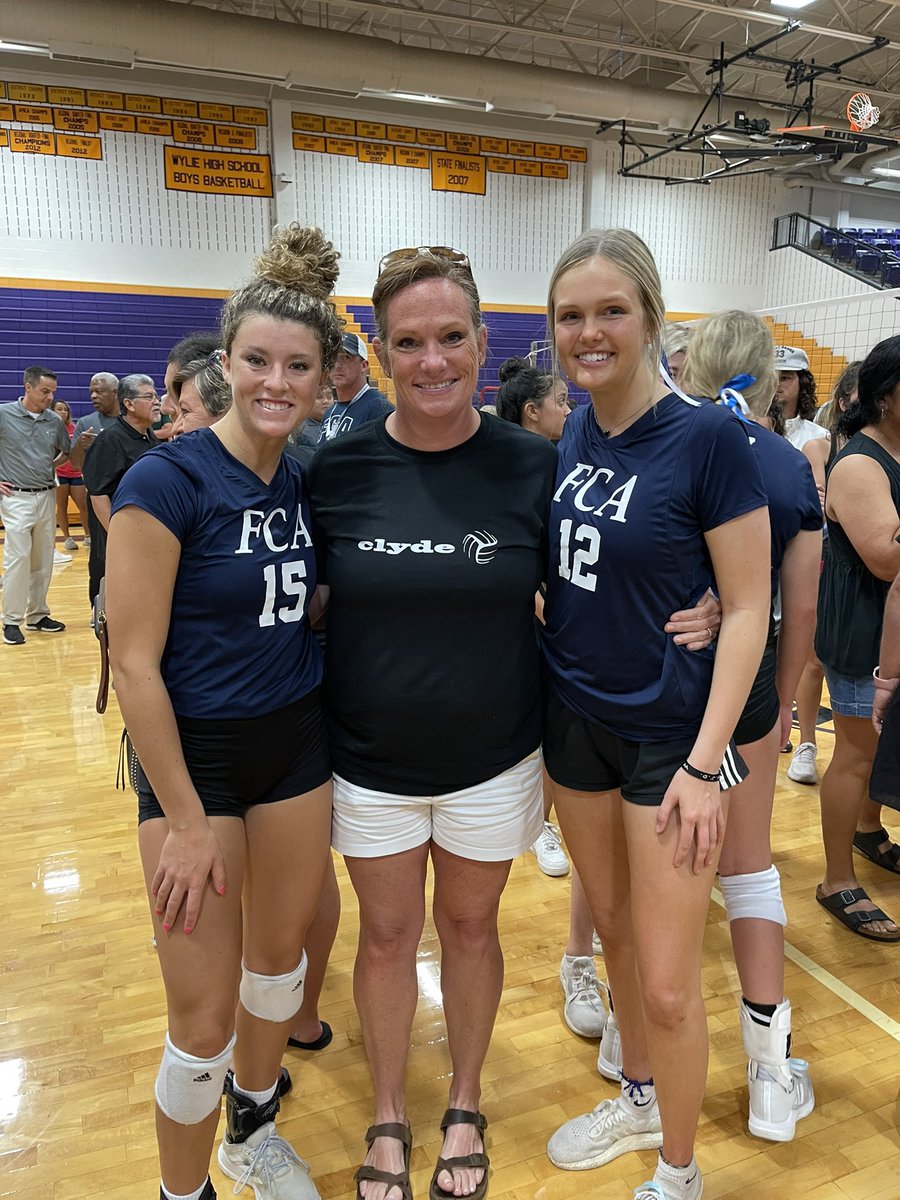 Jennywarren13's tweet photo. @ClydeVolleyball @BigCountryFCA @PeytonWarren9 @haleylynn121 Thank you so much for everything@@ https://t.co/NGjWbPSv1U