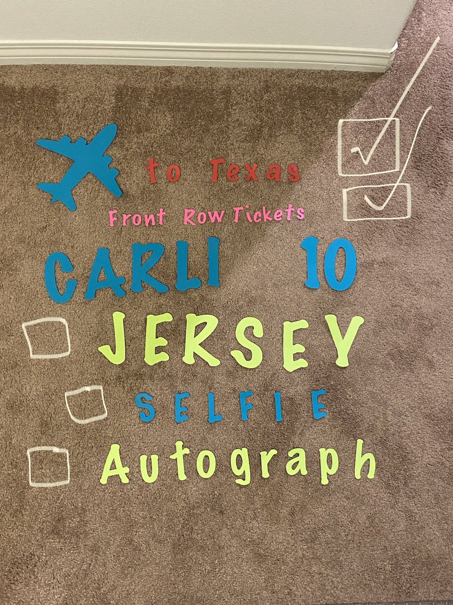 Munchkin4life10's tweet photo. ONE more day!!! One more day until I see my favorite player of all time!! One more day to PRAY for her autograph and jersey!!! π€π½ @CarliLloyd Section 124, Row A! I flew all the way to Texas just for you!!! πΊπΈβ½οΈ #myfavorite10 #goat #sooooclose https://t.co/btyM7uxmAV
