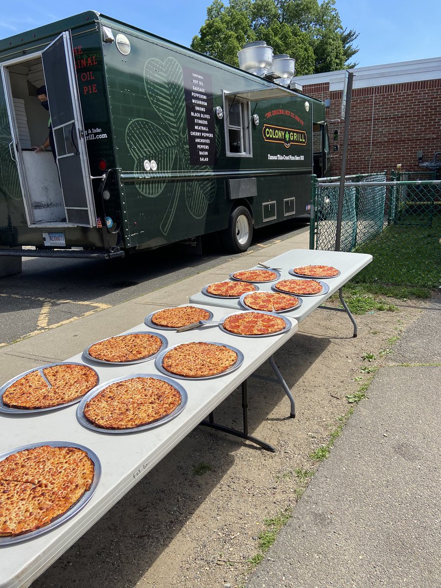 SHOUT OUT to Ken Martin and <a href="/ColonyGrill1/">Colony Grill</a> for providing lunch for the ENTIRE West Rocks Middle School Class of 2021 at our 8th Grade Celebration! Who doesn’t love Colony?🍕IT WAS A HIT! We appreciate the generosity &amp; support of our students! #pantherpride <a href="/reynoldslearn/">Adam Reynolds</a>