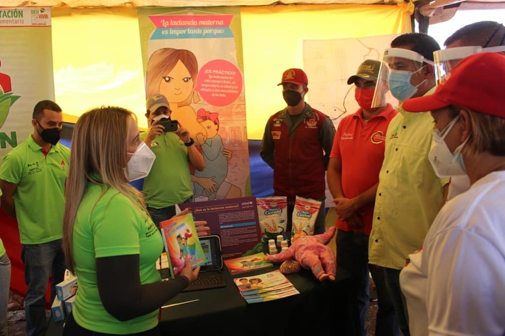 RangelSilva4F's tweet photo. Con el viceministro de Desarrollo Productivo Agrourbano, Yader Salazar, se visitó al sector Mesa Colorada, mpio. Trujillo, en una jornada de atención a más de 2 mil familias Víctimas de la Guerra Económica, una política inclusiva de nuestro Pdte. @NicolasMaduro #HeroesDeVerdad https://t.co/CqBVPpSjAR