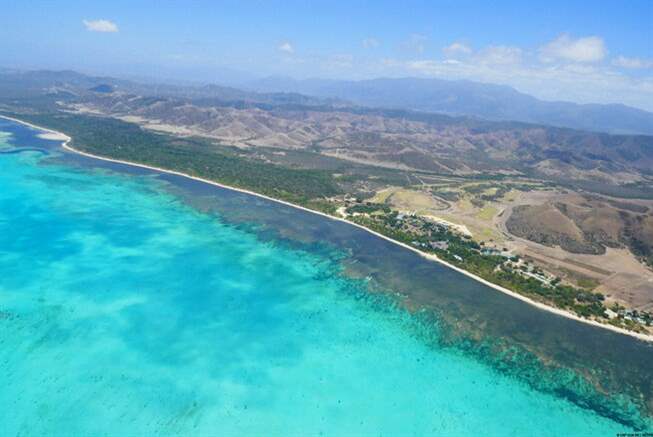 NewCaledonia's tweet photo. Today we are heading 2 hours North of #Noumea to a natural wonder: the Domain of #Deva. 
The vast protected natural area includes the dry forest, one of the most biologically interesting #ecosystems. 
Discover more 👉 https://t.co/V7Lbmr43ip
#NewCaledonia #DevaDomain https://t.co/guuK26v3hw