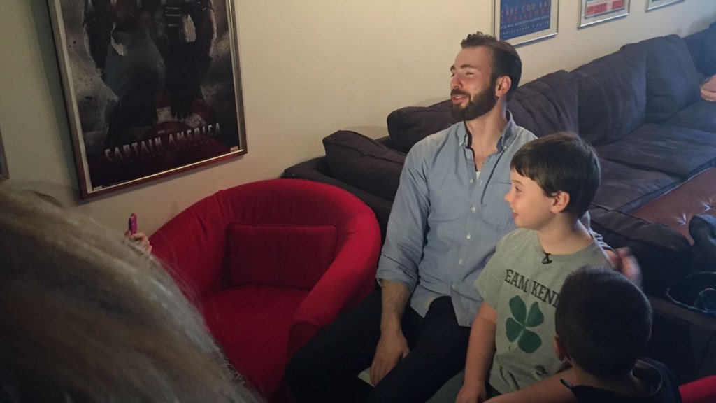 _amantedelcine_'s tweet photo. Buon compleanno a Chris Evans.
Colui che si batte per i diritti umani, sostenitore della Christopher’s Heaven, attivo in politica e che ha sempre criticato tutto ciò che c’è di sbagliato in quel paese senza pensarci due volte.
Buon compleanno anima mia.💙
#HappybirthdayChrisEvans https://t.co/kH0AYGFxO9