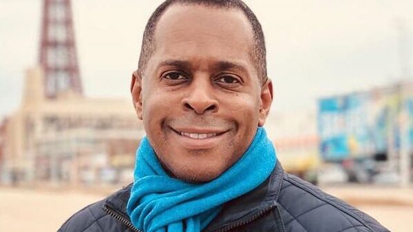 FakeShowbizNews's tweet photo. Andi Peters says he’s struggling to get to sleep because he’s so excited about going to a carvery tomorrow.

“I just can’t wait to get to the carvery,” he told reporters https://t.co/A6uA77BpWe