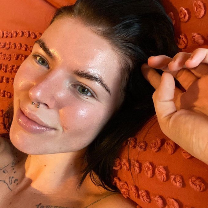 Watch Beth Spiby's leaked NSFW photo on TwXstars