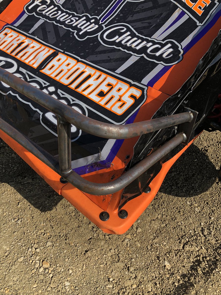 troe23's tweet image. Going with a different strategy. We quit painting the front bumper.  We painted the first 6 this year but number 7 is staying raw. So far so good.  We are 1 for 1 on running every lap since the change. #speedsecrets @USRAracing @SummitRacing @TeamGRT