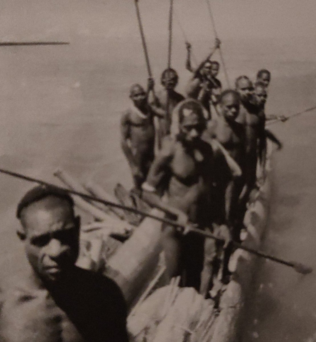 Asmatters (jaartal?)
Orang Asmat (tahun?)