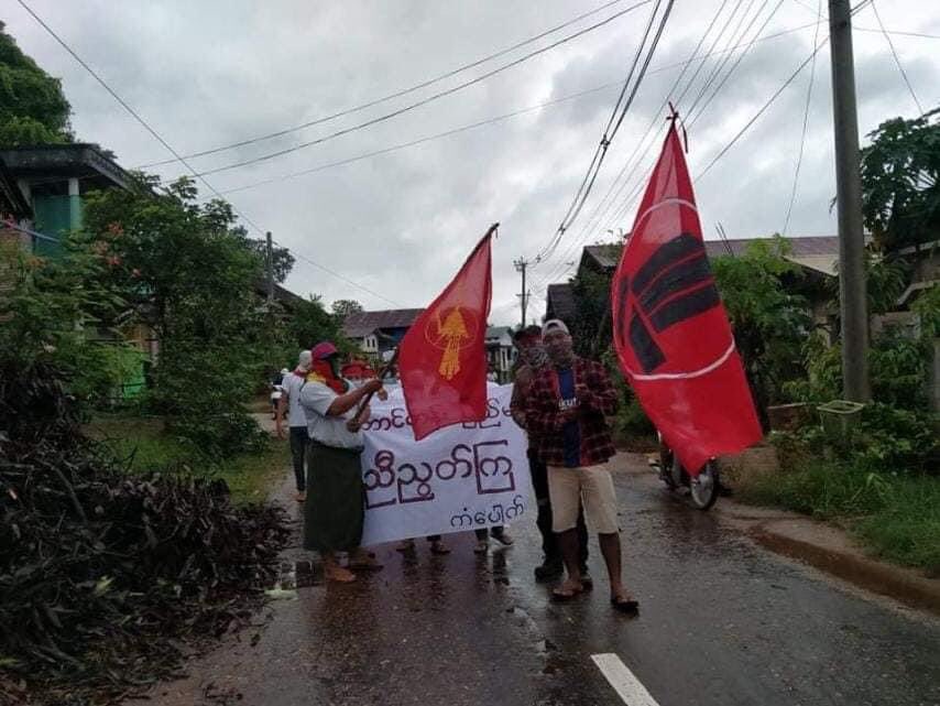 Daily protest march at #Yebyu’s Kanbauk area continued this morning. #Black4Rohingya #WhatsHappeningInMyanmar #June13Coup