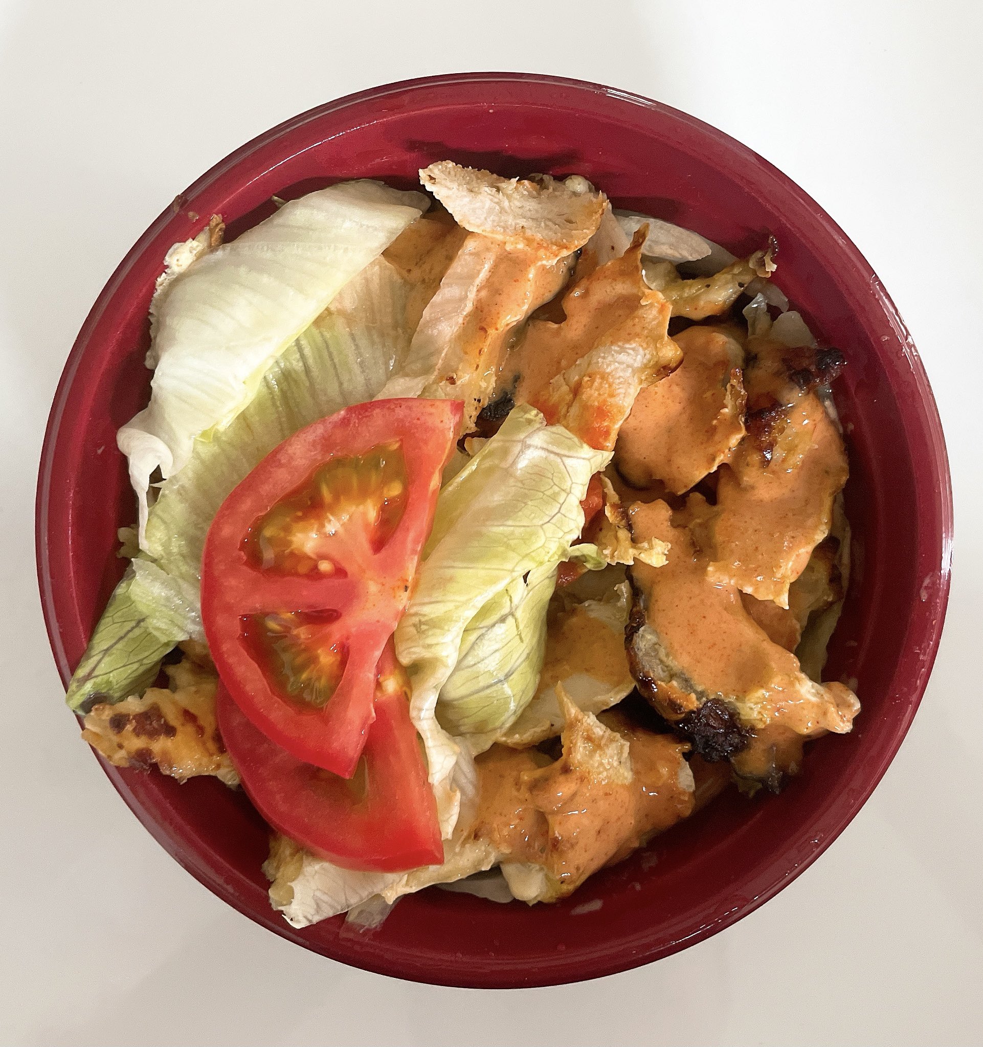 Mizz Saku 屋台村 佐久市 ケバブ丼 佐久平駅近くの屋台村に進撃 珍しい丼があったので即購入 容器は小さめだが結構な ご飯の量それにもまして肉の量の凄まじさ中辛ソースに生野菜が良いアクセントで一気に完食満腹満足 これは旨し 屋台村 佐久平