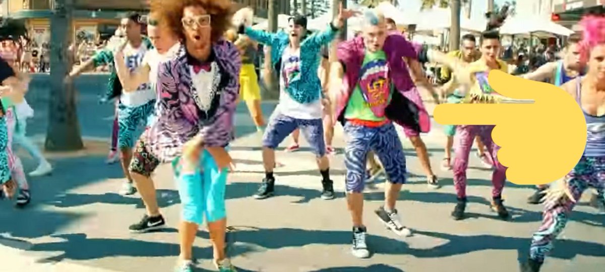 theenol4's tweet image. みんなでダンスするシーン、隣の人の緑のTシャツ、なんカットかだけジャケ写になってるやん
#Redfoo

youtu.be/1w9DiGlZksU