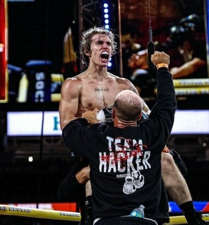 vinniesart's tweet image. ele cumpriu a promessa dele. #TeamHacker