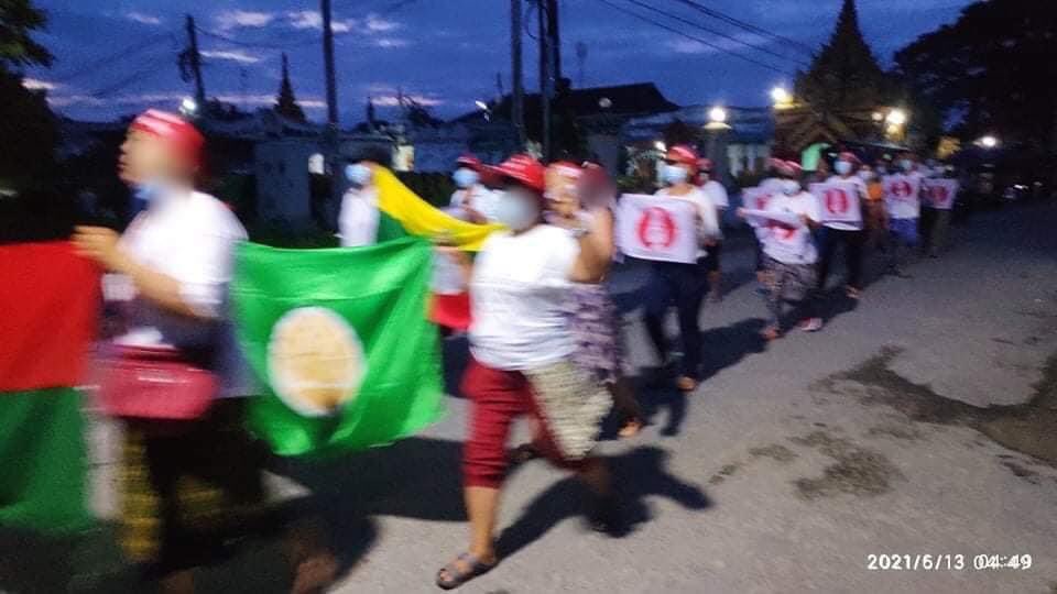 Dawn Marching Strike by #Moegaung people on June 13 morning. 

#WhatsHappeningInMyanmar
#June13Coup