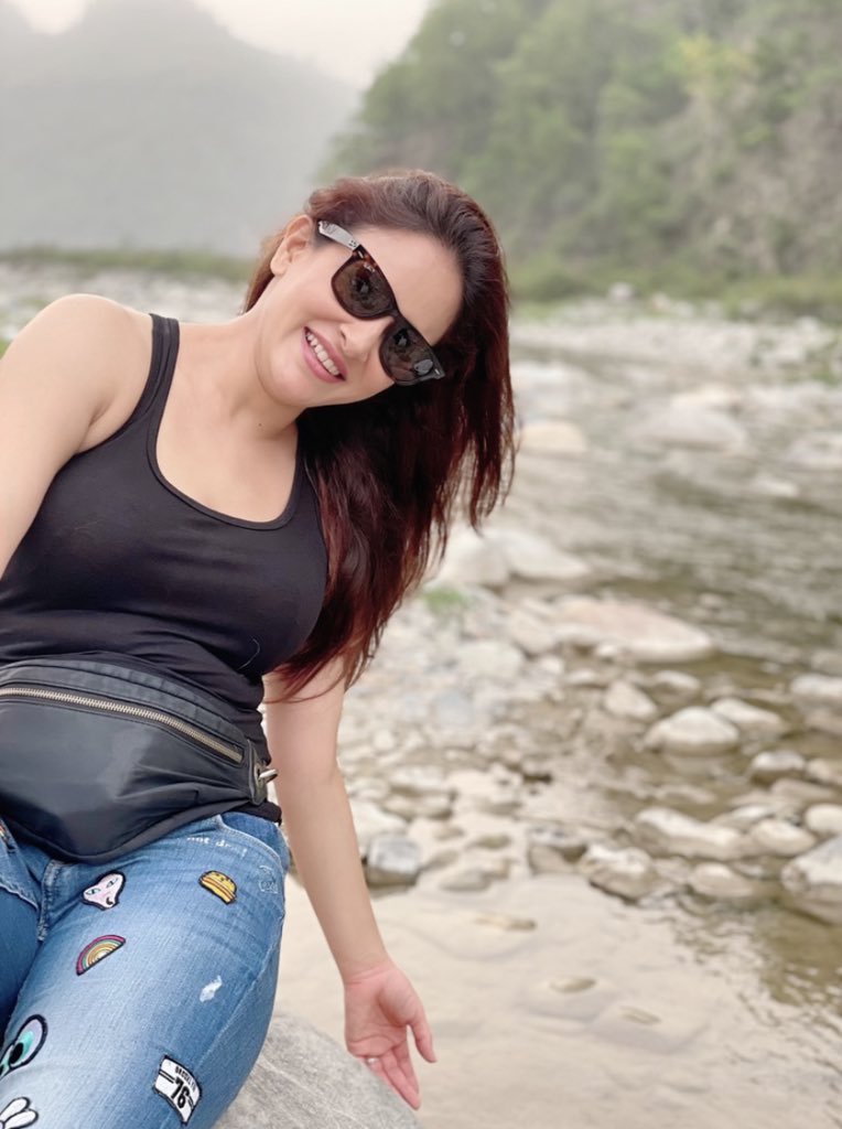 khandurishweta's tweet photo. Love like a river it will cut a new path whenever it meets an obstacle.
.
.
.
#freesprit #life #romancinglife #river #withnature #hometown #happyme #waterbaby #pahadigirl #adventuretravel #flowlikeriver #lovelikeriver #shwetaains #blessedwiththebest #dehradun #cityoflove https://t.co/vz6aC0Hxil