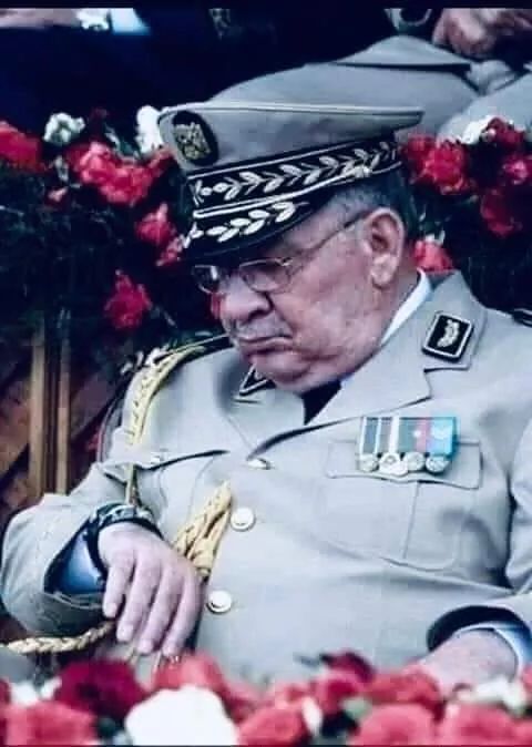 awweze's tweet photo. 🔴 استهداف الجزائر يعني حرق المنطقة بمن فيها 

إِن يَنصُرْكُمُ اللَّهُ فَلَا غَالِبَ لَكُمْ https://t.co/3I5nLhd0Um