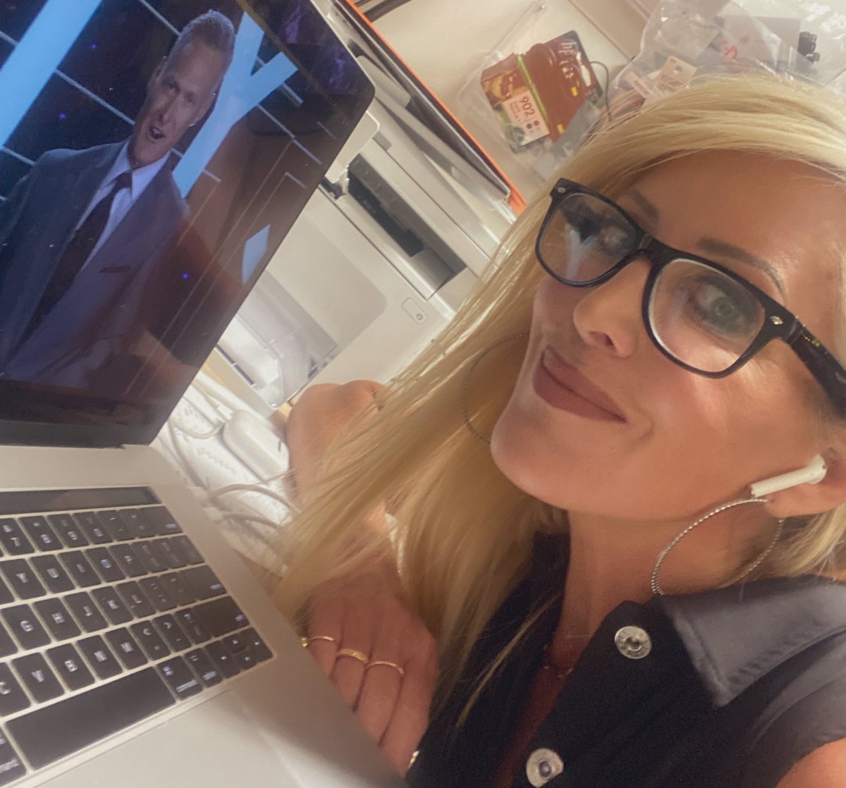Does this count as working with <a href="/RobPowersTV/">Rob Powers</a>  if I’m in a zoom meeting room? 😂😊Great job @NATAS_LGL  🤞watch tonight Emmys LIVE 🤞