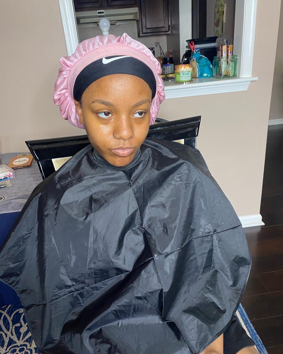 Najthemua's tweet photo. Graduation picture ready ππ
#fiercefaces #najthemua #757mua #revolutionmakeup #essencecosmetics #nyxcosmetics #bhcosmetics #realtechniquebrushes #morphebrushes #blackmakeupartist #Graduation2021 #graduationpictures #beautiful #naturalglam https://t.co/bhKpuz473o