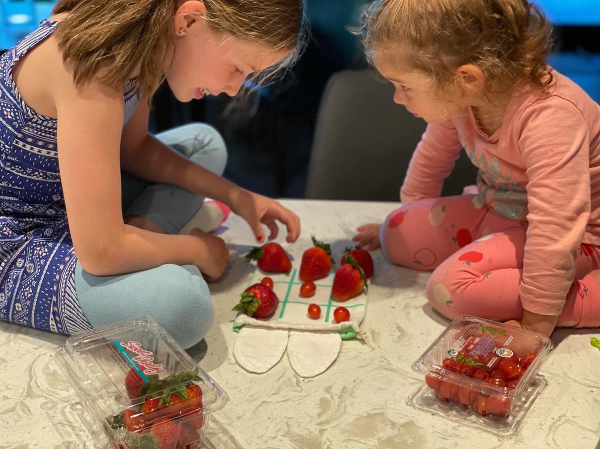 Healthy Family Living Vancouver (@hflvancouver) on Twitter photo Our family is kicking off today with Family Food Challenge #7 brought to you by <a href="/QuePasaFoods/">Que Pasa Foods</a>! The kids had a blast this morning playing tic-tac-toe 🍓vs 🍅!
If you haven't registered for FREE yet, it's not too late! Prizes to be won!! eventbrite.com/e/family-food-…
#familyfood2021 Our family is kicking off today with Family Food Challenge #7 brought to you by <a href="/QuePasaFoods/">Que Pasa Foods</a>! The kids had a blast this morning playing tic-tac-toe 🍓vs 🍅!
If you haven't registered for FREE yet, it's not too late! Prizes to be won!! eventbrite.com/e/family-food-…
#familyfood2021