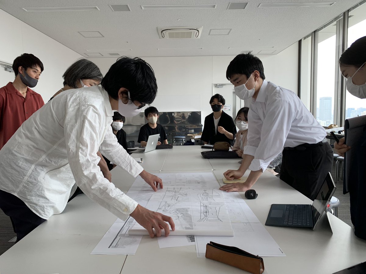 oit_LSDL's tweet photo. 現在、学��それぞれが育った「地元」をより良くしようと「JIMOTOプロジェクト」という課題をしています。
先日は伊藤立平先生に講評していただきました。
最終提出に向けての、刺激的で気合の入る一日になりました。 https://t.co/8aAh0PloGN