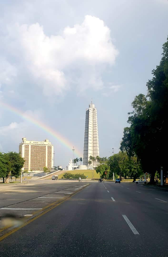 Una amiga me manda esta foto maravillosa de la tarde de sábado en #LaHabana.

¡Qué belleza!