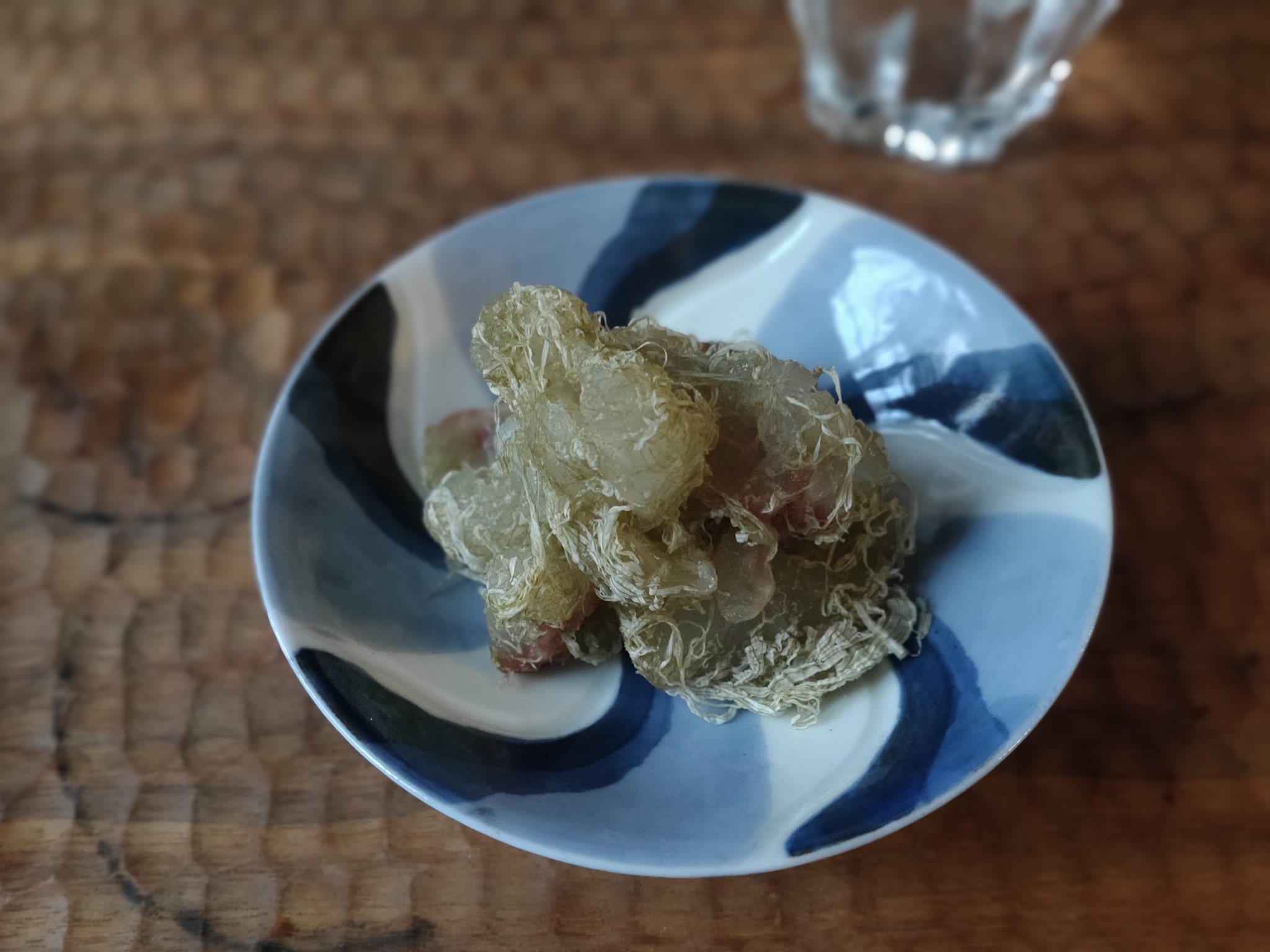 寿木けい Auf Twitter 鯛のおぼろ昆布締め 昨日は鯛の柵がお買い得になっていたのを求めてきていろいろ 鯛のはじっこで 簡単な酒の肴 鯛を食べやすい厚さにそぎ切りにして 薄く塩をしてからおぼろ昆布をまぶしつけ 10分 なじませてから食べる 寿木けい Auf Twitter 鯛のおぼろ昆布締め 昨日は鯛の柵がお買い得になっていたのを求めてきていろいろ 鯛のはじっこで 簡単な酒の肴 鯛を食べやすい厚さにそぎ切りにして 薄く塩をしてからおぼろ昆布をまぶしつけ 10分 なじませてから食べる