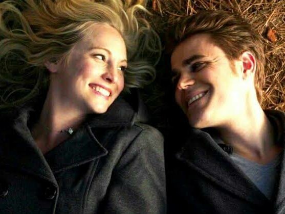 TOP CASAIS DE FICÇÃO 23 • Stefan e Caroline - The Vampire Diaries