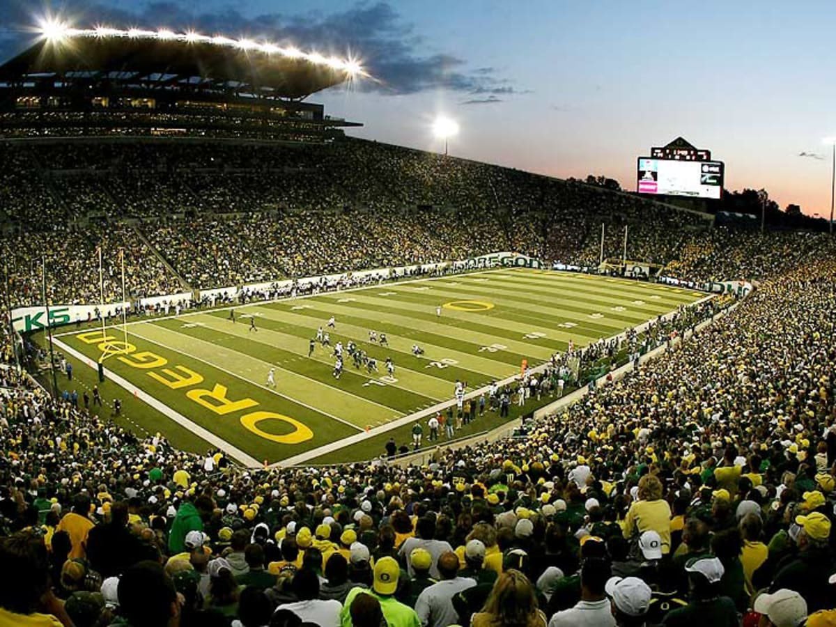 eugenebrooksss's tweet photo. I’m extremely blessed to say I have received an offer from the university of Oregon. @coach_cristobal @DHill39 @oregonfootball @CoachDonJ @GregBiggins @adamgorney @bangulo #GoDucks 🟢🟡@e73_FBAcademy @Sam_Poutasi73 @247Sports https://t.co/z7t2NFoKe3