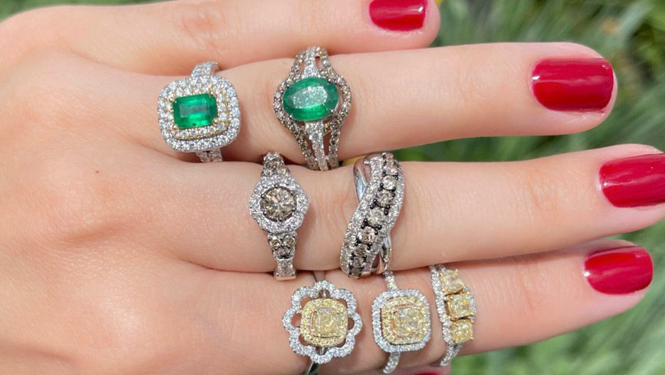 Le_Vian's tweet image. Citrus shades for a fresh summer look! Will you be matching your mojitos with one of these beautiful pieces? levian.co/2TtwpnS