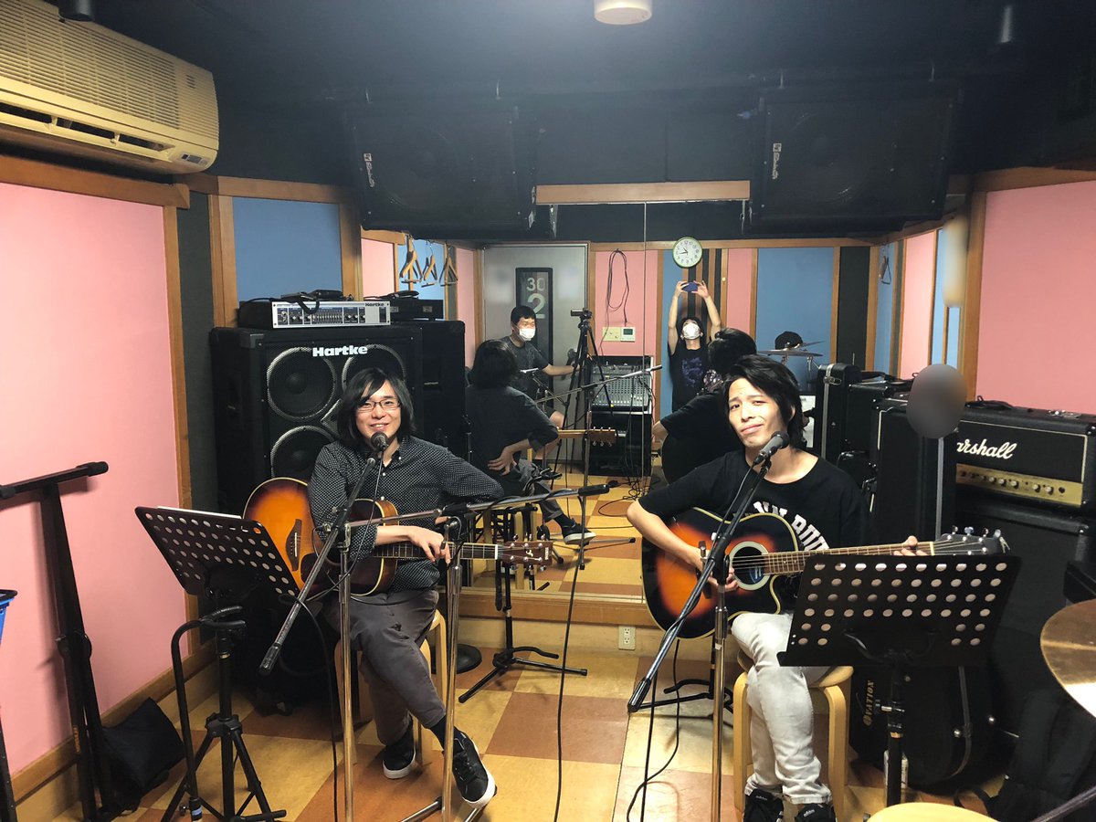 rastein_119's tweet photo. 土曜日が近づいてまいりました。
6/19は飯田橋SPACE WITHにてお待ちしております。

KAGO-C加入後、初のアコースティック編成です。お楽しみに！

出演時間は13:10頃からの予定です。

予約はDMやリプでも承ります！

#RASTEIN https://t.co/ezGEf9SfAz