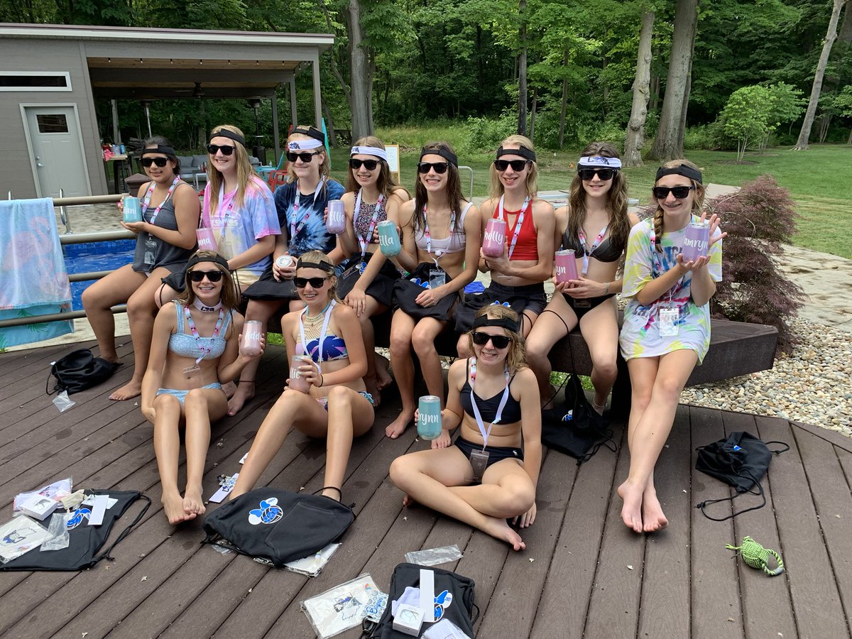 COAvball's tweet photo. 13 kangaroos end of year party. Gearing up for nationals !! https://t.co/axDFo0GCYu