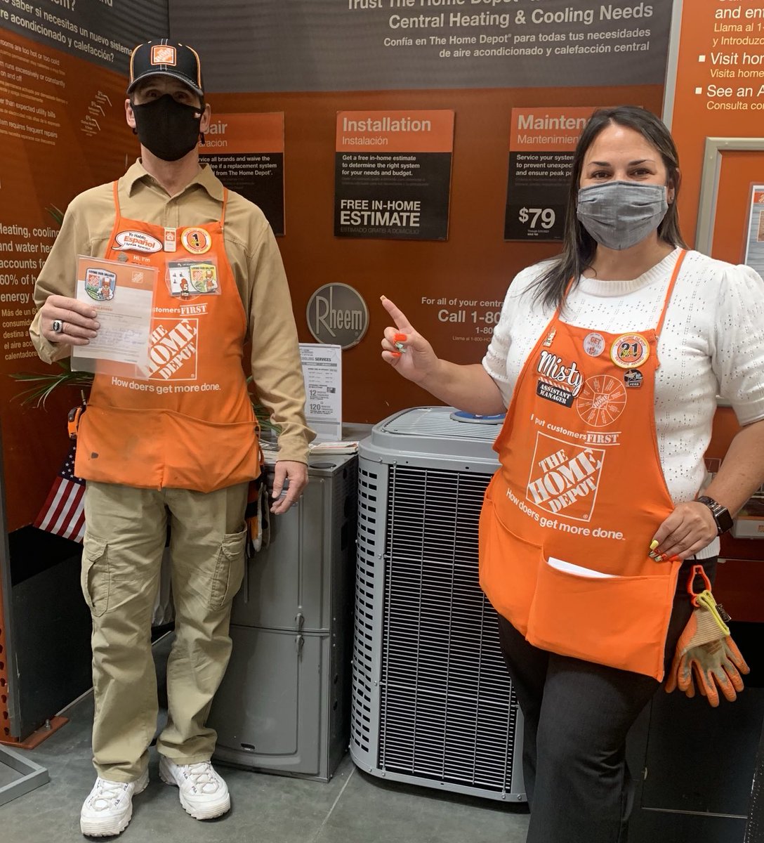 James in D-26 is a customer service super ⭐️ you can even hear his smile through his mask 😷. Customers come in looking specifically for him! Way to build those relationships James 🙌🏻⁦<a href="/adam_vandebrake/">Adam VandeBrake</a>⁩ ⁦<a href="/FernandoD325/">BigPayback75</a>⁩ ⁦<a href="/665Hd/">Victorville 665 HD</a>⁩