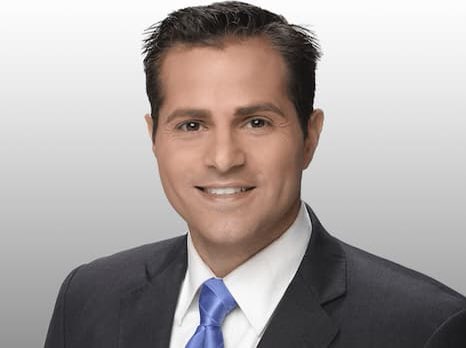 NickCiletti's tweet photo. Sad news to report and this one hurts our ABC15 family. We learned Chris Sign passed away today. He was a terrific journalist, teammate and friend and will be missed. Please keep his wife and three boys in your hearts ♥️ https://t.co/hpmp0U91zA