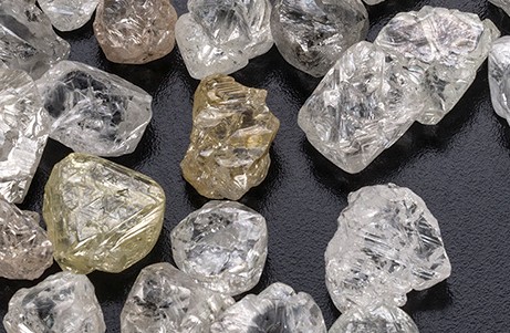 GlobalGemLab's tweet image. http://Why Are Certain Diamonds So Beautiful? They have been determined to come from 400 miles below the surface of the earth. Most diamonds come from 100 miles below the surface.  jckonline.com/editorial-arti… via @JCKMagazine