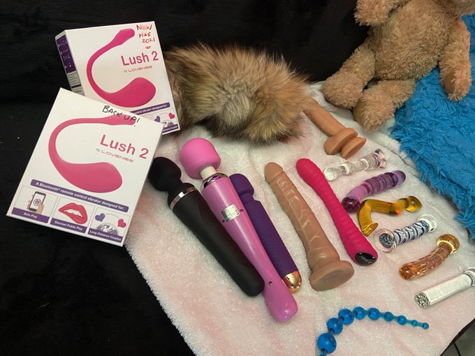 What does this mean? #kellisparks #sexy #milf #squirting #horny #interactive #live https://t.co/jNKTpUTdK0<a href="/tag/kellisparks"class="tags">#kellisparks</a><a href="/tag/sexy"class="tags">#sexy</a><a href="/tag/milf"class="tags">#milf</a><a href="/tag/interactive"class="tags"><span>#interactive</span></a><a href="/tag/live"class="tags"><span>#live</span></a><a href="/tag/horny"class="tags"><span>#horny</span></a><a href="/tag/squirting"class="tags"><span>#squirting</span></a>