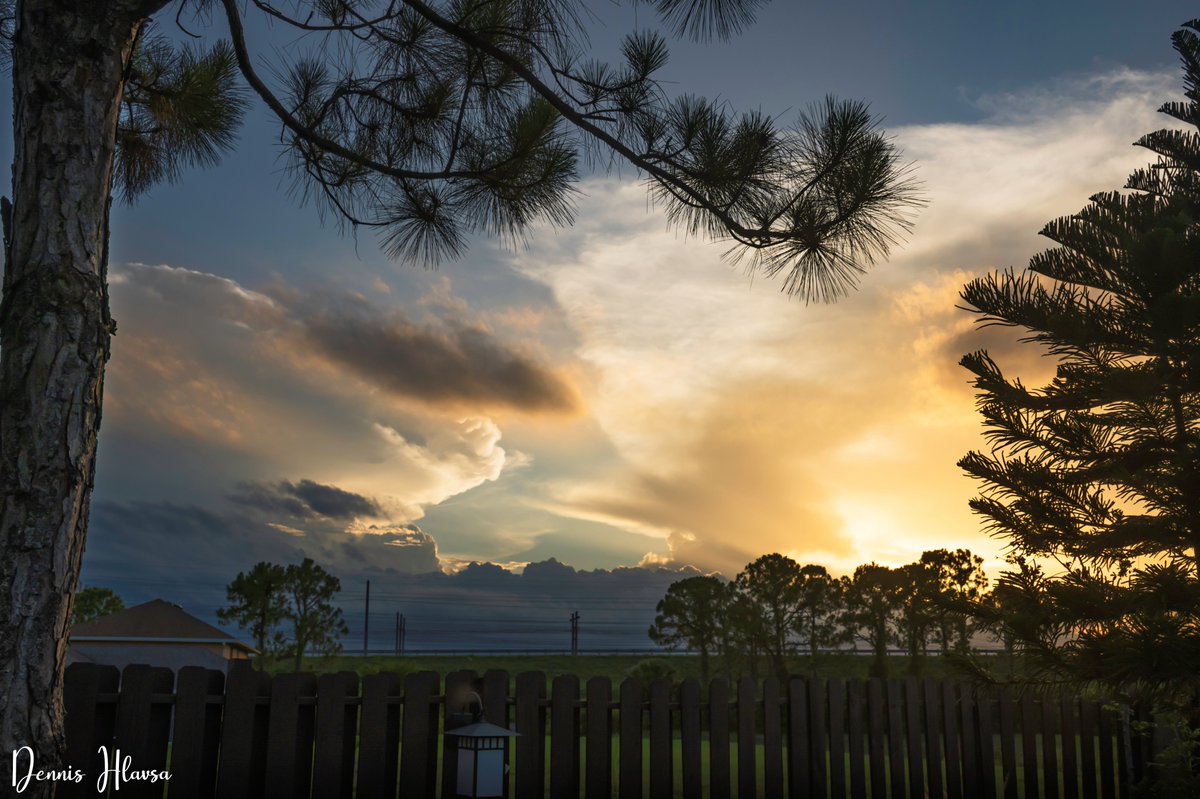 Sunset from #PortSaintLucie Florida 
<a href="/FLskygazer/">US Skygazer</a> <a href="/FloridianCreat1/">Floridian Creations</a> <a href="/StormHour/">#StormHour</a> <a href="/ThePhotoHour/">#ThePhotoHour</a>