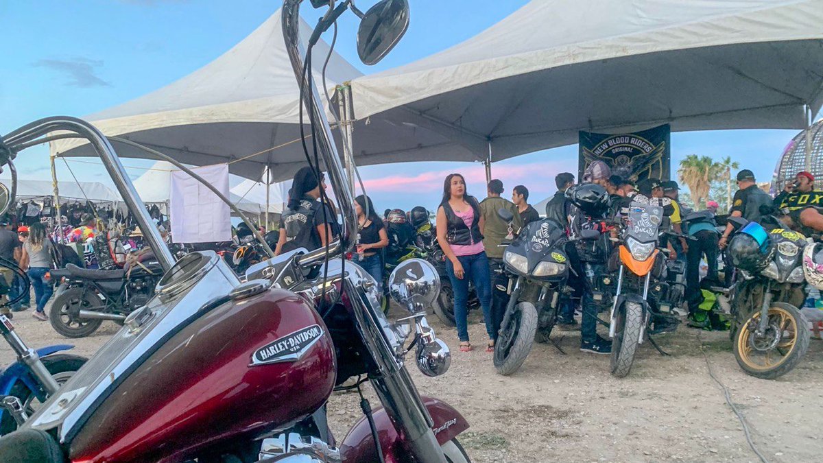 fgcabezadevaca's tweet photo. Este fin de semana se lleva a cabo la 3ª Edición del Motorfest, en playa #LaPesca. Evento de motociclismo que reúne a más de 150 clubes de #Tamaulipas, Valle de #Texas, #NL, #SLP, #Veracruz, #Yucatán, #Chiapas y #BajaCalifornia. Gracias por confiar y disfrutar de nuestro estado. https://t.co/TBpOC1myV7