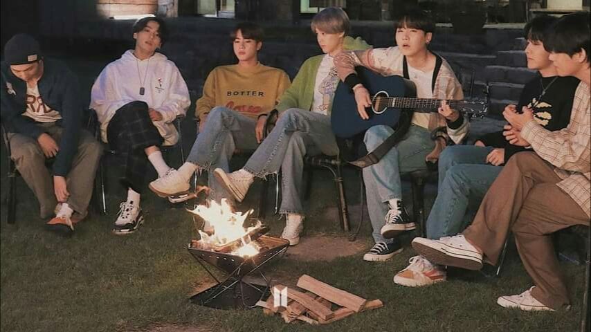 ni_bangtan's tweet photo. 8 NĂM MỘT TÌNH YÊU
Xuất phát từ con số 0 và Army là tất cả những gì các cậu ấy có. Chuyến xe nào rồi cũng phải có điểm dừng, khi chúng ta còn bên nhau hãy yêu thương nhiều nhất có thể 🍃
Happy birthday BangtanBoys 💜💜
#BTSARMY
#8YearsToInfinityWithBTS
@BTS_twt https://t.co/Vz7KJHTWRD