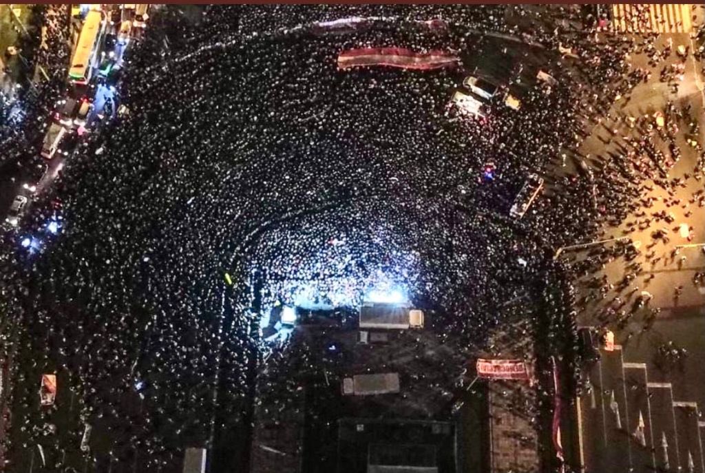 RRV20's tweet image. “Cientos”