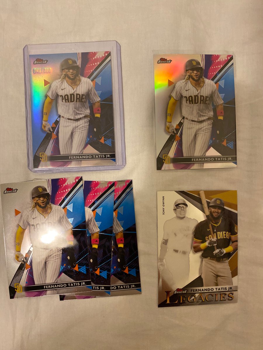 CardboardMajor's tweet image. Tatis 2021 Finest cards- 
Base and insert $2 each,
refractor $5, 
blue refractor /300 - $30. 
All prices shipped!
@Hobby_Connect @HobbyConnector