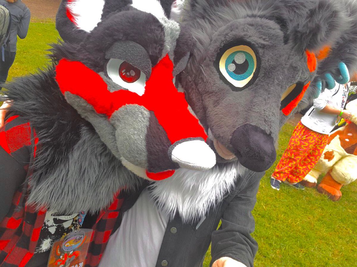 Katamariredboy's tweet photo. Me and Cruise at MMM, Selfie time!
πΆ ME!
Cruise @CruiseTheDingo
πΈ @CruiseTheDingo
#fursuit #midmaymeet #furry https://t.co/tD5s81gT5r