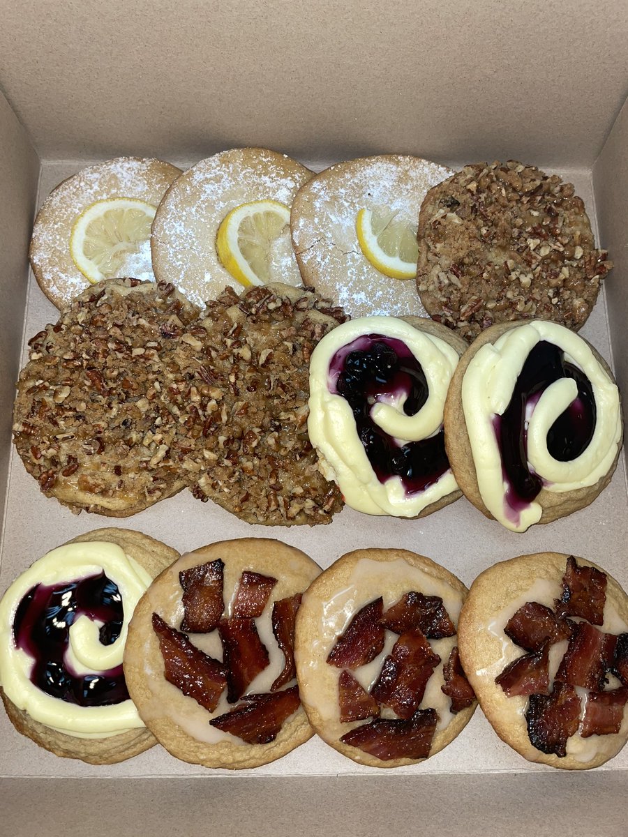 cloauchly's tweet photo. hey besties pls buy cookies from me https://t.co/cVYoBa05Dc