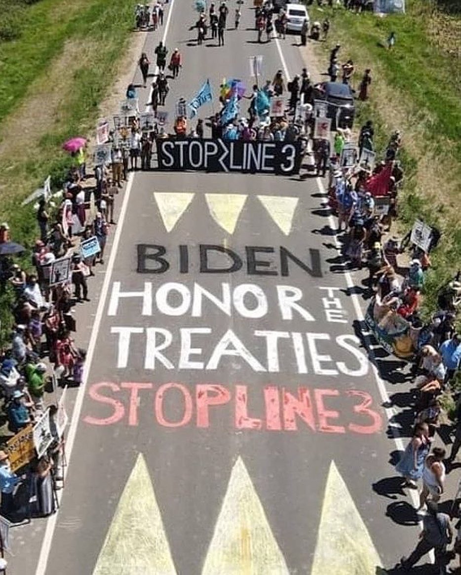 We are so proud of our Sunrise representatives from KY and all across the nation who put their bodies on the line at the Treaty People Gathering in solidarity with the water protectors to #StopLine3 @giniwcollective @honortheearth @ResistLine3