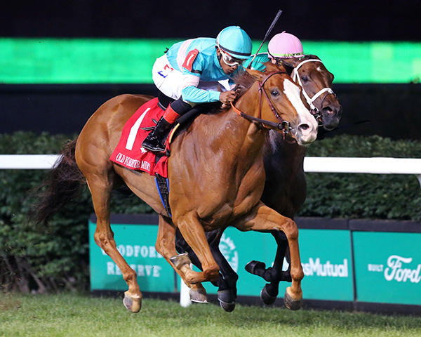 BH_AEberhardt's tweet photo. Nicely timed stretch move as Irish-bred #Mintd with @RSantana_Jr wins the G3T @OldForester #MintJulep @ChurchillDowns for @brenpwalsh and owners @BradleyTBs Anna/Tim Cambron, #TeamHanley and Madaket Stables. By #OlympicGlory B-Joe Banahan Recap from @BH_BKing #BHDaily #BH+ https://t.co/u8mZqhsd0e
