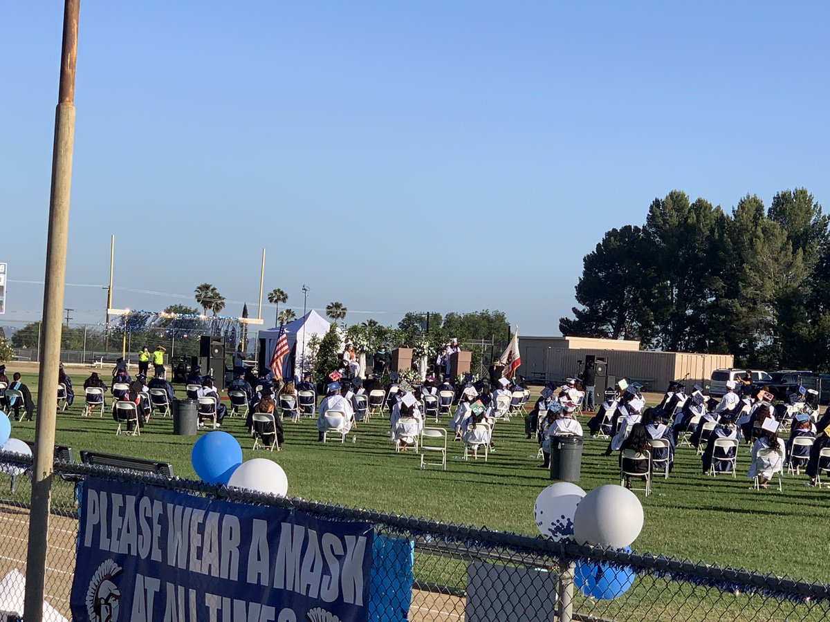 ugarces_OVMS's tweet photo. Congratulations Sylmar Charter High School Class of 2021! https://t.co/61OhM1NJHe