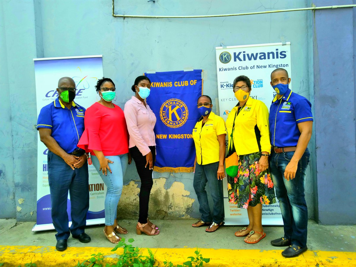 hashtagwjd's tweet photo. Doing our part as Kiwanians in beautifying  Downtown Kingston; well done KCNK, this  upcoming project with the murals will be so amazing...big up yuhself and I was glad to be apart of it..! https://t.co/3MAoGDFHIH