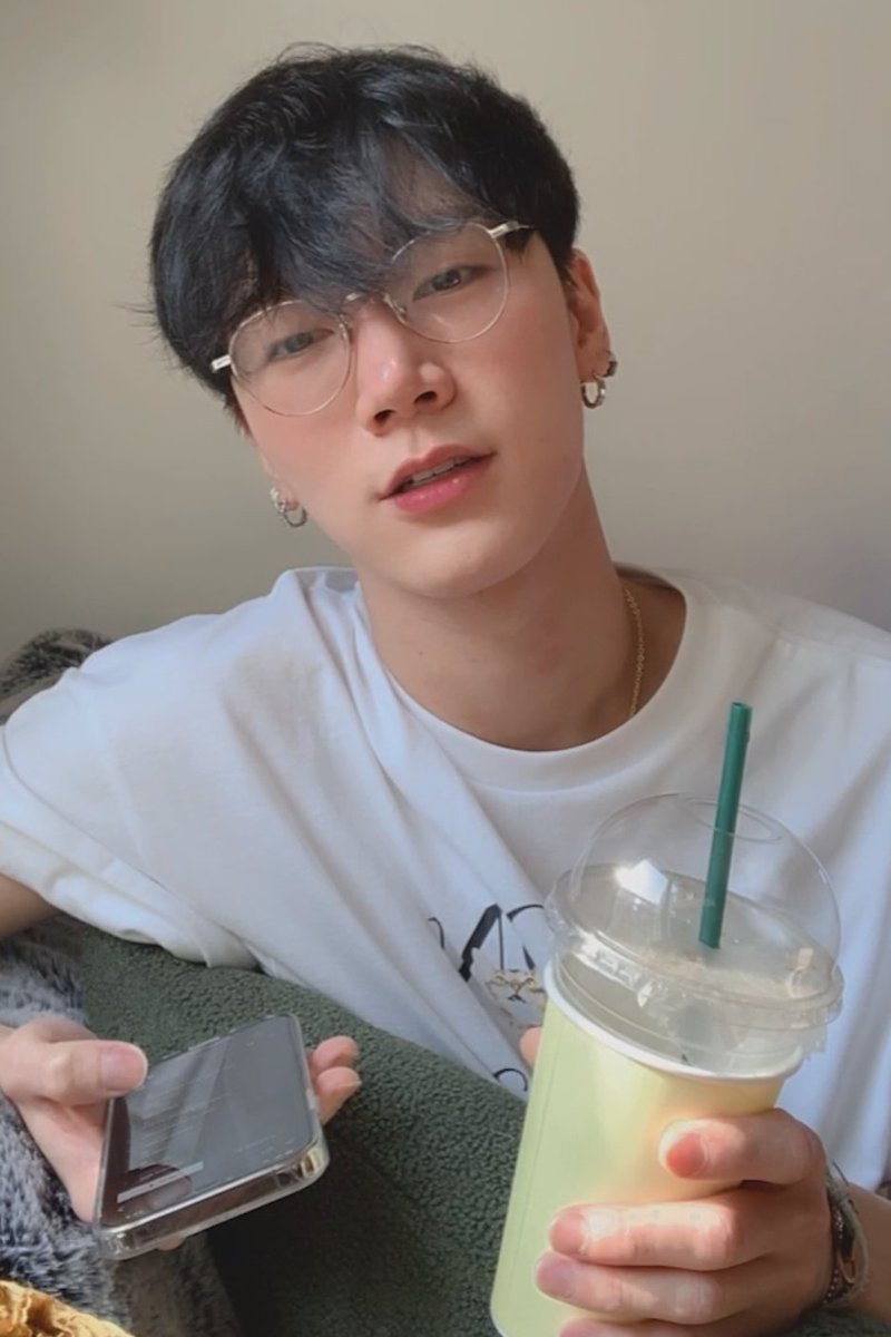TENLOOKS's tweet photo. https://t.co/jnijXFjira