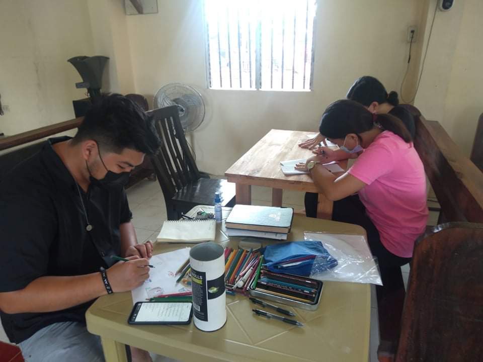 prodigalpablo's tweet image. Anchor of Hope UMYF
We got paper and colored pencils we rollin' like michaelangelo...

#pangarap #anchorofhope #umyf
