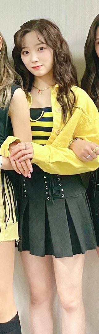 hinafeed's tweet photo. Omg today's stage and outfits were really superior, these are my favs so far😍 + I love her curly hair😍

#LIGHTSUM #HINA #히나 #라잇썸 https://t.co/nUS6zw8fCL