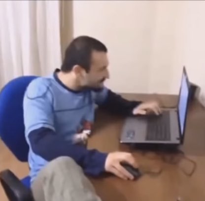 Yabaci Armyler                   T-Army
konseri izlerken            konseri izlerken