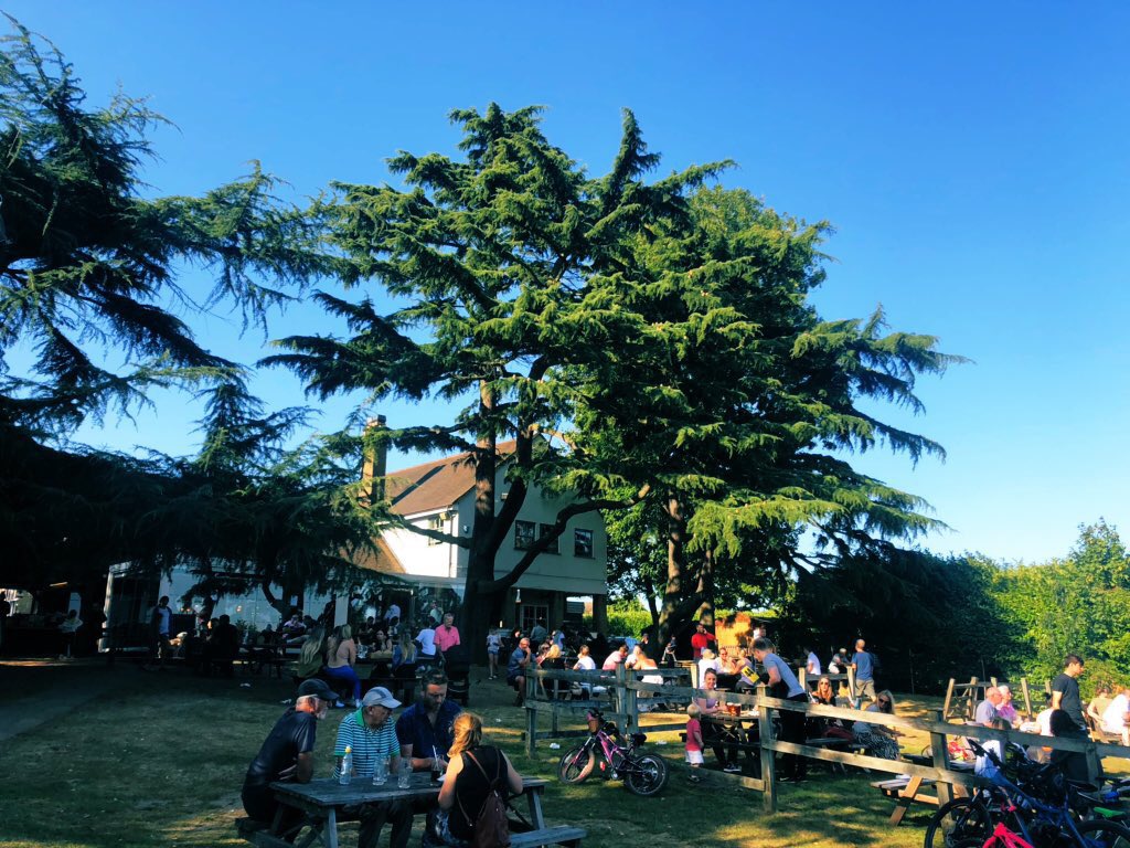 NewsAlertsUK's tweet image. BBQ ON TODAY

Your escape from the Football

Kids play park

The country pub in the forest 🌳 
#SundayRoasts #Pizzas #PubClassics #EppingForest #Essex #Pub
