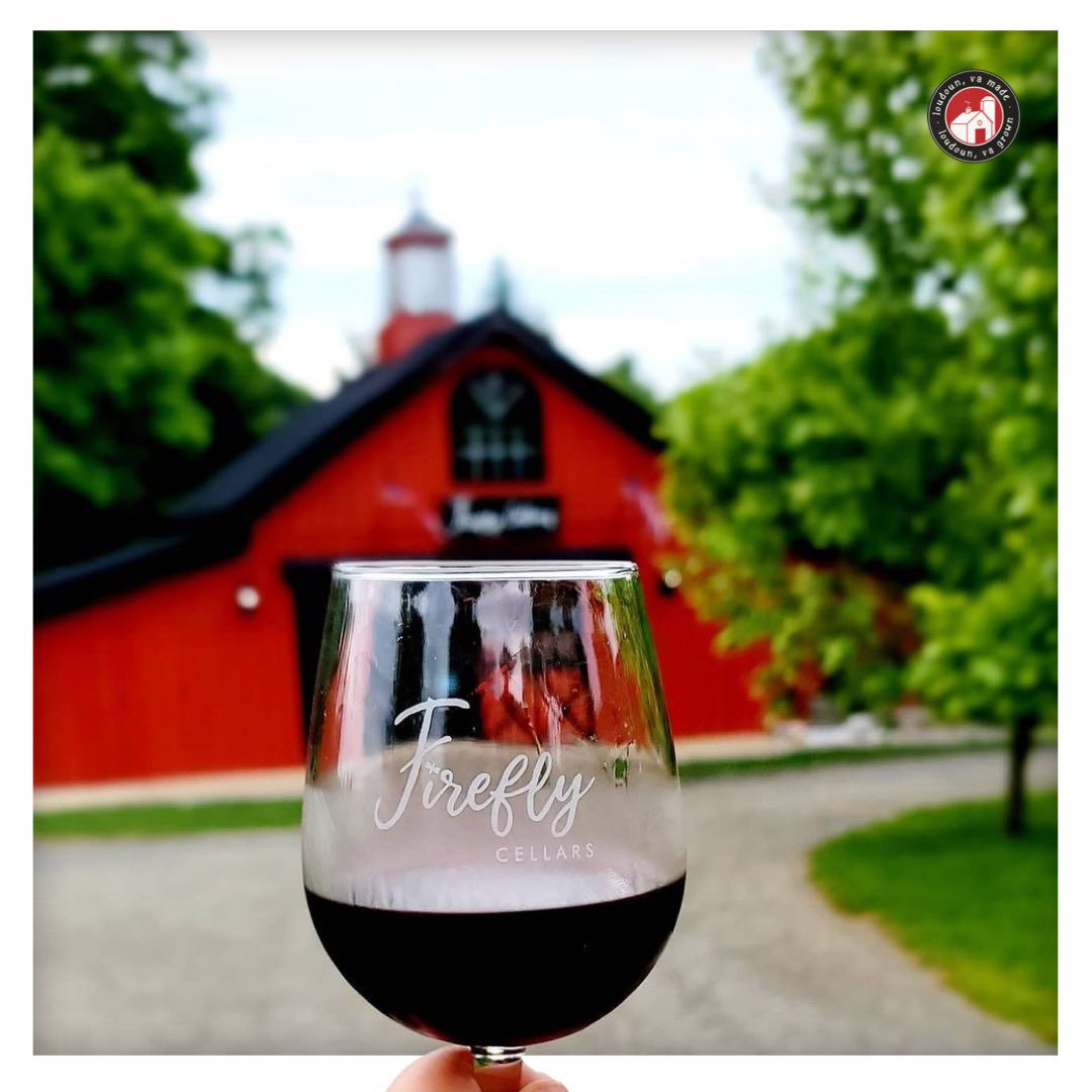 LoudounFarms's tweet photo. Whatโs better than sipping on fine wine in the summertime? A delicious plate of BBQ on which to dine! Make your way to Firefly Cellars in #HamiltonVA, where you can grab a glass and a pile of @wthbbq tomorrow.
If thatโs not a perfect Sunday, we donโt know what is! ๐ฅ๐ https://t.co/tZHeYUlclD